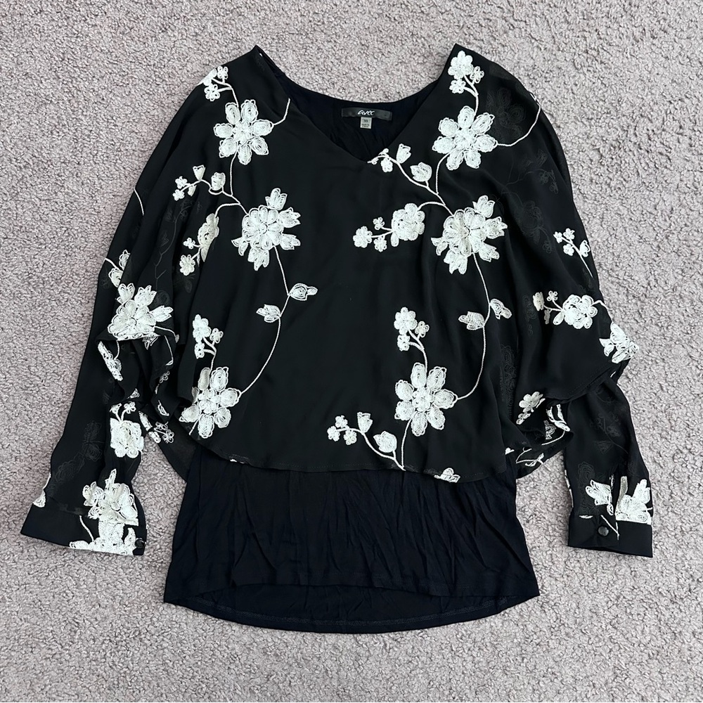 Avec Floral Embroidered Dolman Sleeve Blouse Shirt Top Womens XS
